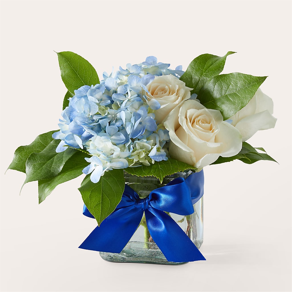 Sky Blue Delight Bouquet – Gibney-sims Flowers, Hannibal MO