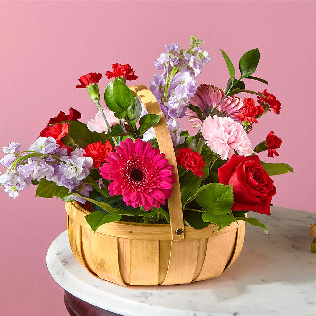 Pink Picnic Basket – Gibney-sims Flowers, Hannibal MO