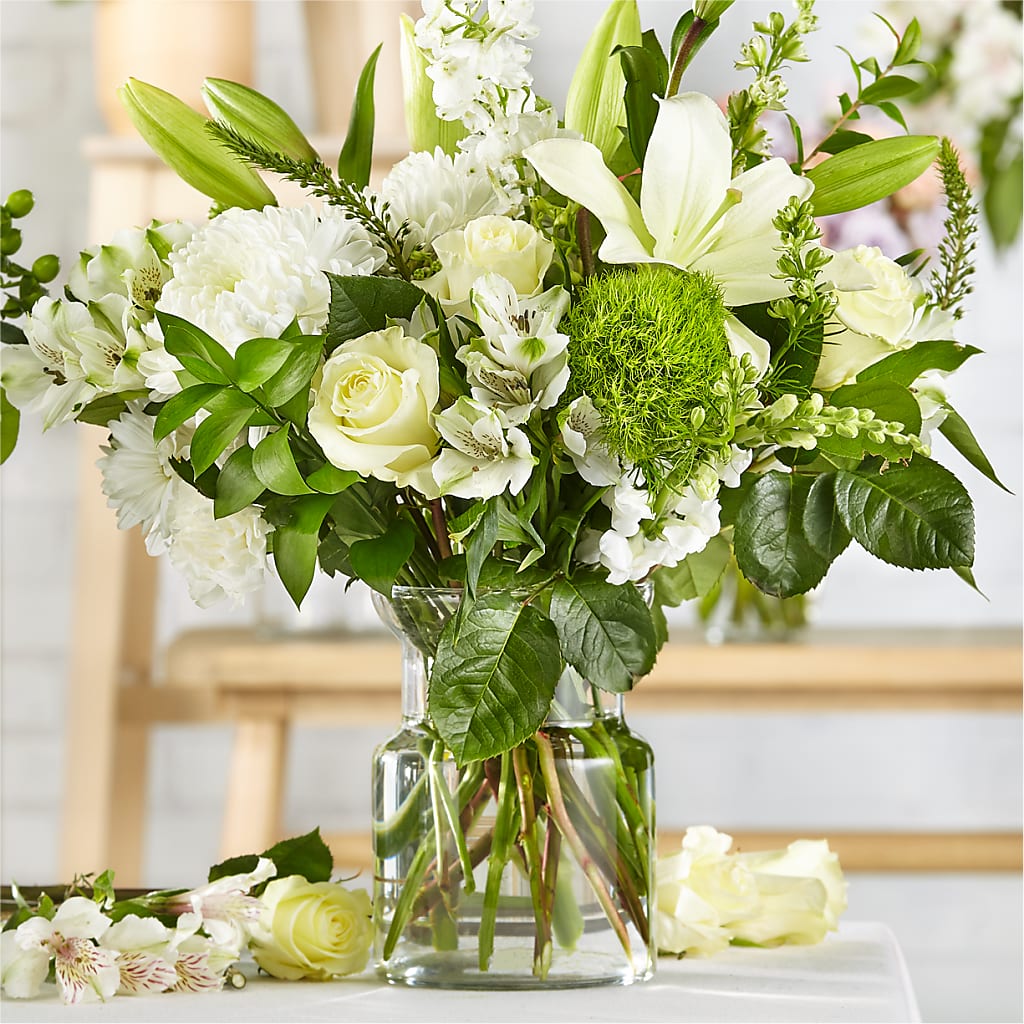Classic Ivory – A Florist Original – Gibney-sims Flowers, Hannibal MO