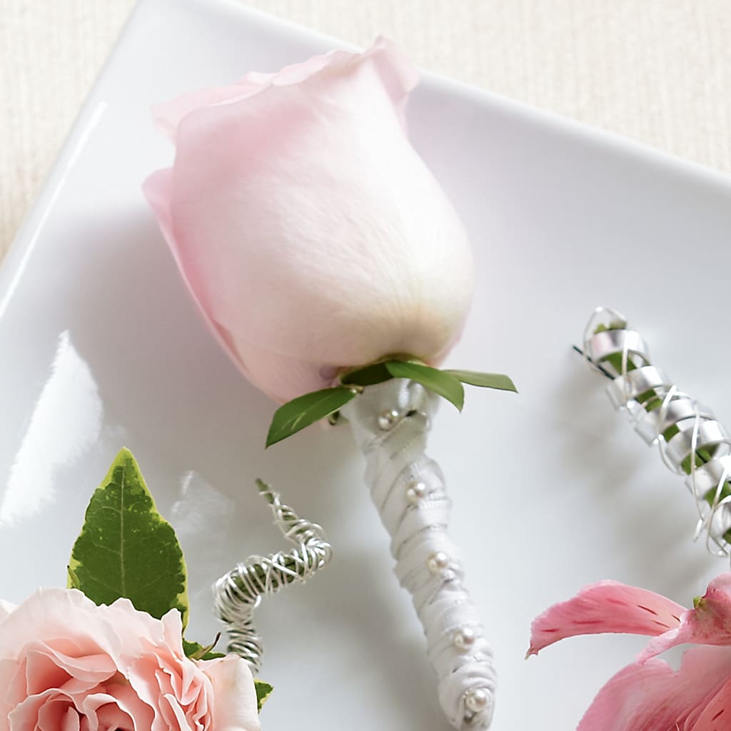 Pink Rose Boutonniere – Gibney-sims Flowers, Hannibal MO