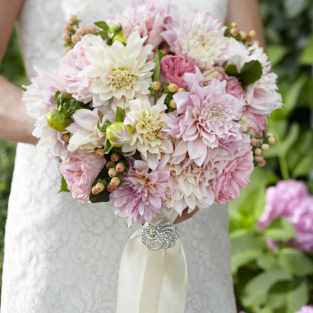 Heart's Promise Bouquet – Gibney-sims Flowers, Hannibal MO