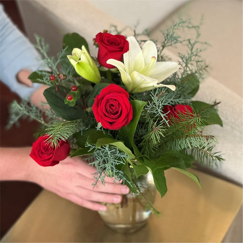Glittering Lights Bouquet –  Gibney-sims Flowers, Hannibal MO