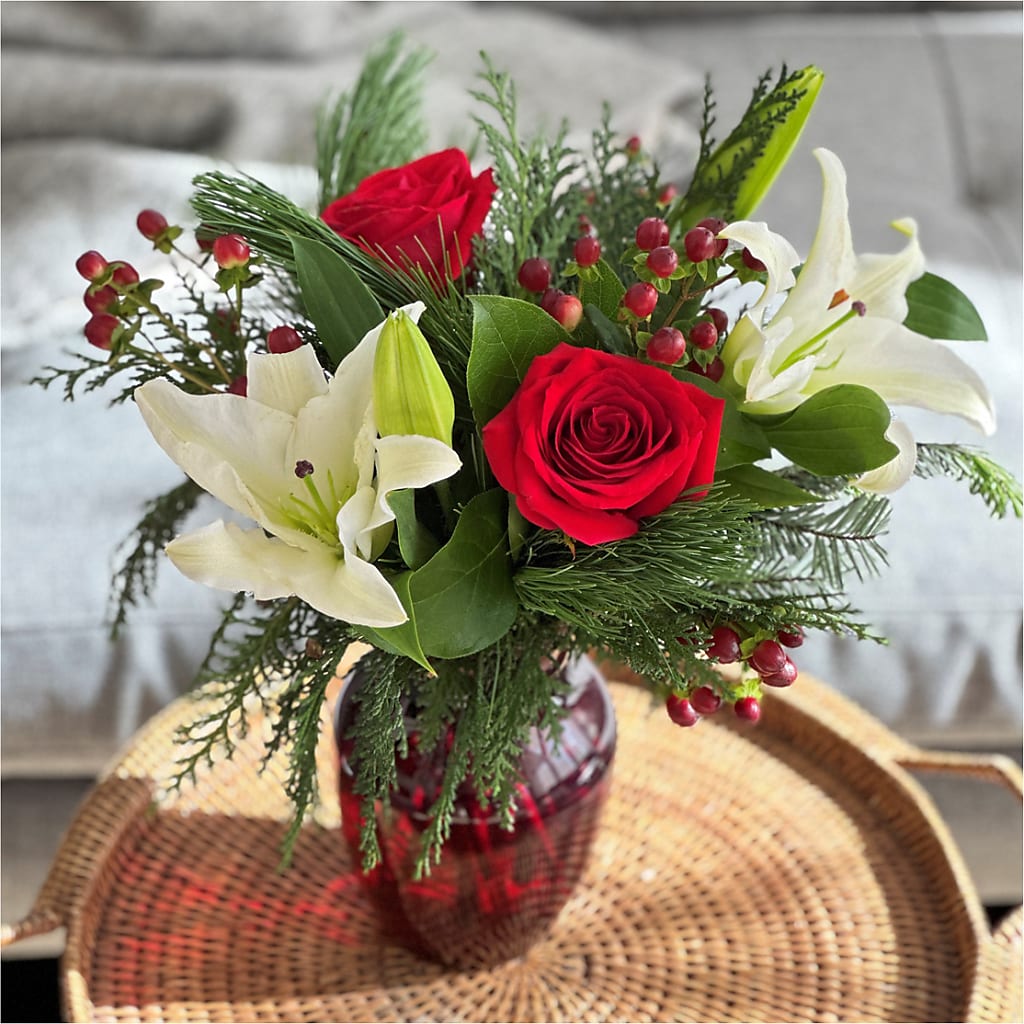 Evergreen Delight Bouquet –  Gibney-sims Flowers, Hannibal MO
