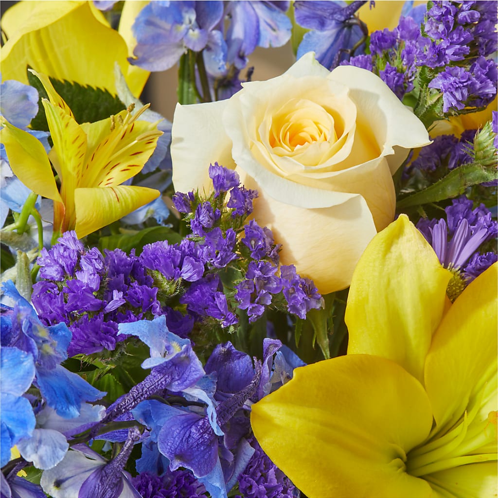 Limoncello Bouquet –  Gibney-sims Flowers, Hannibal MO