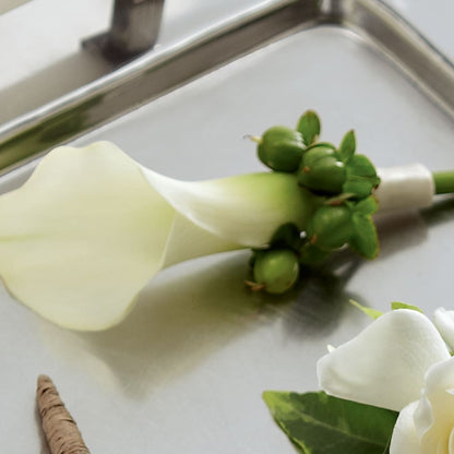 White Calla Boutonniere –  Gibney-sims Flowers, Hannibal MO