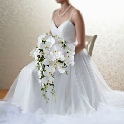 Classic White Bouquet –  Gibney-sims Flowers, Hannibal MO